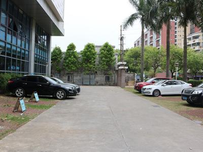 潤(rùn)東方環(huán)?？照{(diào)冷風(fēng)機(jī)廠家銷(xiāo)售部室外停車(chē)場(chǎng)